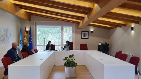 Xunta de Goberno local do Concello de O&iacute;mbra, na que se aprobou a li&ntilde;a de axudas directas aos donos de bares do municipio.