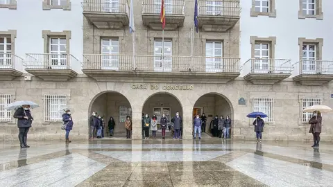 Concentraci&oacute;n de trabajadores de la Mancomunidad y del Concello de Ver&iacute;n, el 25-N del pasado a&ntilde;o. | FOTO: Carlos Montero.