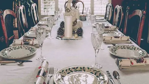  Consejos para decorar la mesa de la comida de Navidad 2020. Foto Unsplash. 