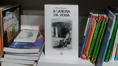 Libro A Lareira Da Veiga. | FOTO: Mikel Di&eacute;guez.