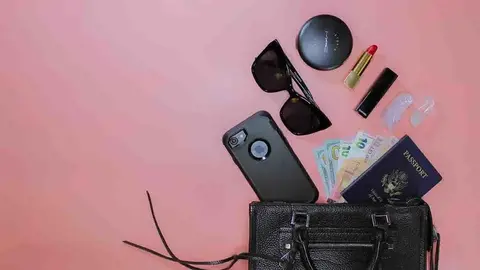  Bolsos para m&oacute;viles: El regalo que es tendencia esta Navidad 2020. Foto Unsplash. 