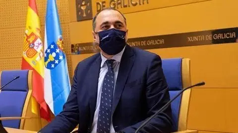 O conselleiro de Sanidade, Julio Garc&iacute;a Comesa&ntilde;a, falou hoxe nos micr&oacute;fonos da Radio Galega.