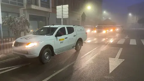 Efectivos de la BRIF de Laza, esta noche, en Benavente. | FOTO: Diario de un Bombero.