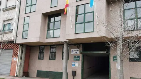 Sede de la Polic&iacute;a Local de Ver&iacute;n. | FOTO: Xos&eacute; Lois Colmenero.