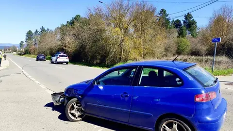 Uno de los veh&iacute;culos implicados en el accidente. | FOTO: M. Ceballos.