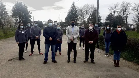 O delegado territorial,Gabriel Al&eacute;n, na visita &oacute; Obradoiro de Garant&iacute;a Xuvenil "Mancomunidade V".