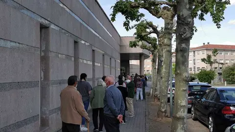 Ver&iacute;n-hospital-colas-vacunaci&oacute;n-Pfizer