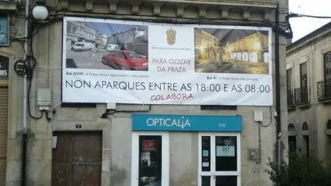 Pancarta en la Plaza Mayor de Viana | Foto: BNG de Viana