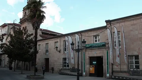 O Claustro Mercedario, ao lado da igrexa.