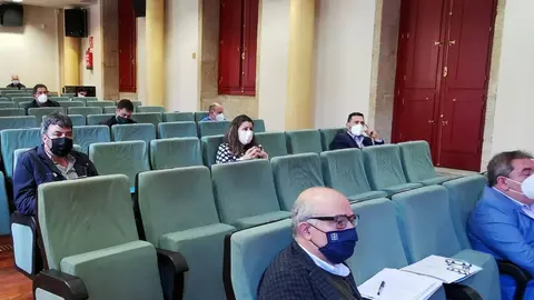 &Aacute; reuni&oacute;n acudiron os alcaldes das comarcas de Conso-Frieiras e Ver&iacute;n. | FOTO: Xos&eacute; Lois Colmenero.