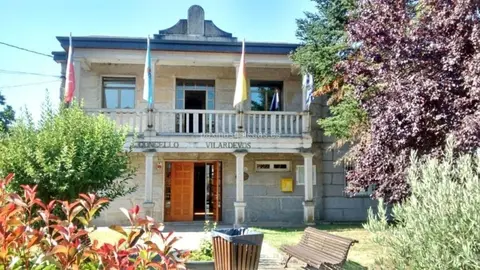 Casa do Concello de Vilardev&oacute;s.