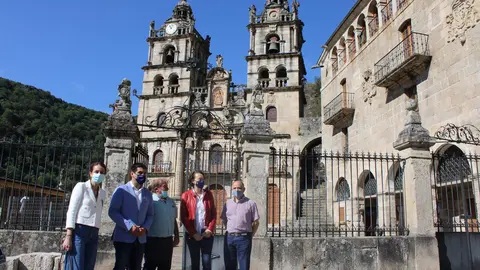 Visita al Santuario, en O Bolo.