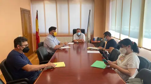 Segunda reuni&oacute;n co alcalde de Ver&iacute;n, Gerardo Seoane, para a creaci&oacute;n dun Punto de Encontro Familiar na vila.