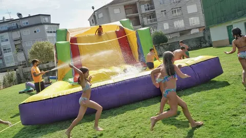 As Escolas Deportivas de Ver&iacute;n na Piscina Municipal