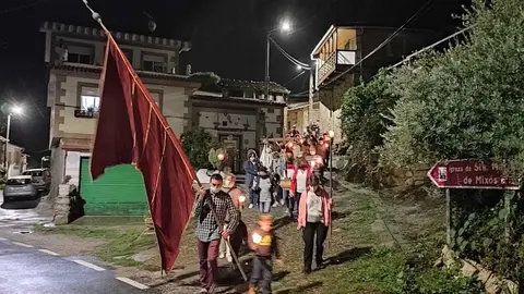 Procesi&oacute;n do Santo Cristo en Mix&oacute;s. | FOTO: Xos&eacute; Lois Colmenero.