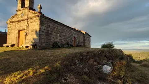 Capela da Virxe de Portas Abertas, en Vilardev&oacute;s. | FOTO: Xos&eacute; Lois Colmenero.