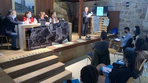 Conferencia inaugural das xornadas en Monterrei. | FOTO: M. D.