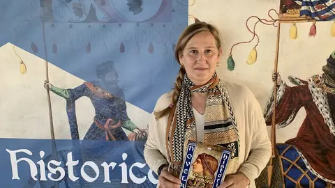 Luz Gab&aacute;s en las IV Jornadas de Novela Hist&oacute;rica de Ver&iacute;n.