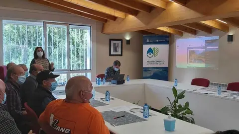 A sesi&oacute;n de traballo tivo lugar este martes no sal&oacute;n de plenos do Concello de O&iacute;mbra.