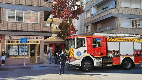 El cami&oacute;n de bomberos en el lugar del incendio.