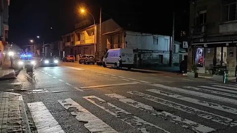 El paso de peatones, a la altura de Pazos, donde fue atropellado un peat&oacute;n esta tarde. | FOTO: Xos&eacute; Lois Colmenero