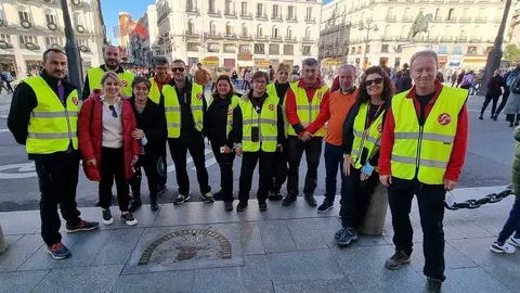Os deputados socialistas de Ourense, no quil&oacute;metro 0 da Porta do Sol, en Madrid.