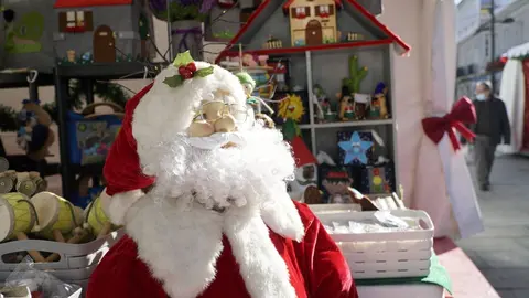 Un dos expositores da pasada edici&oacute;n da feira de Nadal 2021.