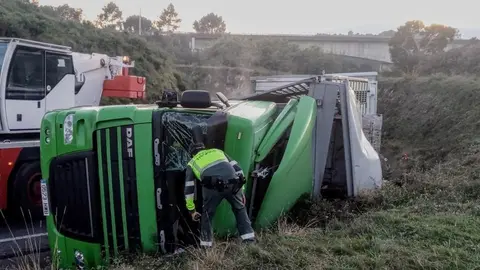 El veh&iacute;culo accidentado esta tarde en Velle.