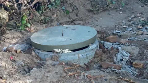 Restos de material org&aacute;nico pr&oacute;ximos a la finca de una vecina de Medeiros.