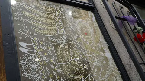 Uno de los &uacute;ltimos establecimientos decorados por &Aacute;lex Araujo. | FOTO: Iv&aacute;n Iglesias.