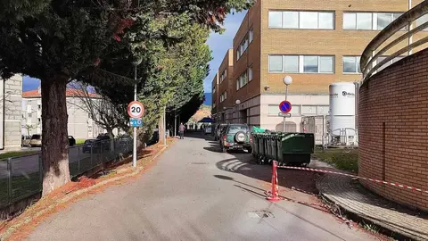 Los cribados de ant&iacute;geno se realizaron durante todo el fin de semana en el punto CovidAuto del hospital. | FOTO: Xos&eacute; Lois Colmenero.