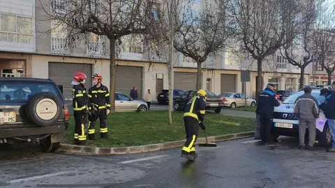 El accidente tuvo lugar a la altura del n&uacute;mero 58 de la avenida de Castilla de Ver&iacute;n. | FOTO: Xos&eacute; Lois Colmenero.
