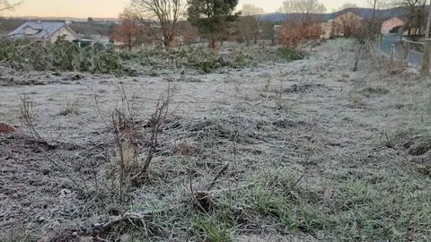 Esta ma&ntilde;&aacute;, en &Aacute;bedes, pouco antes das nove horas. | FOTO: Xos&eacute; Lois Colmenero.