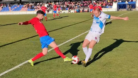 Gran ambiente de f&uacute;tbol el vivido este domingo en el Jos&eacute; Arjiz. | FOTO: Xos&eacute; Lois Colmenero.