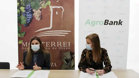 Lara Da Silva, en la firma del convenio de la D. O. con Caixabank.