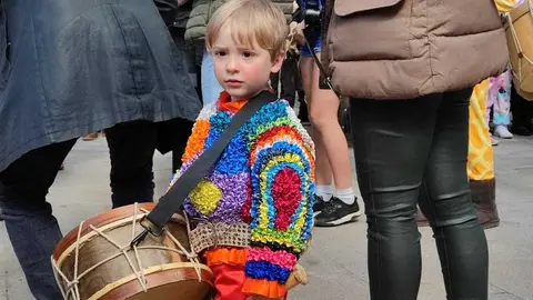 Viana do Bolo si mantivo os seu tradicional desfile dos foli&oacute;ns. | FOTO: Xos&eacute; Lois Colmenero.