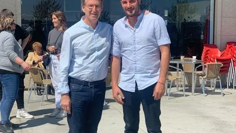 Carlos Diz, con el presidente del Partido Popular, este domingo, en Ri&oacute;s.