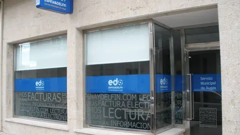 Oficinas da concesionaria, na r&uacute;a Canella Cega de Ver&iacute;n. | FOTO: Espina & Delf&iacute;n.