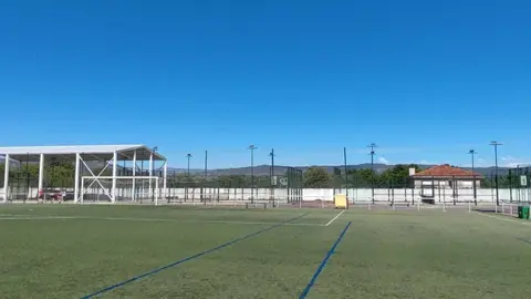 Coa subvenci&oacute;n concedida, unha segunda pista de p&aacute;del ter&aacute; teito. | FOTO: Xos&eacute; Lois Colmenero.