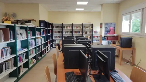 A nova biblioteca municipal de Ri&oacute;s conta cunha aula de inform&aacute;tica.