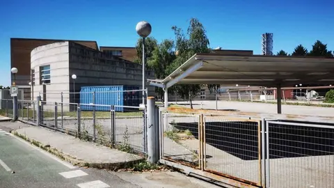 As obras comezaron polo estacionamento dos traballadores.