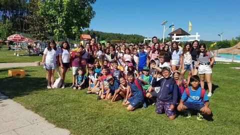 Nenos de Ver&iacute;n nunha das anteriores visitas &oacute; Naturewaterpark de Vila Real.