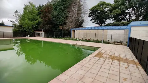 As renovadas piscinas de Vilardev&oacute;s o pasado mes de xu&ntilde;o.