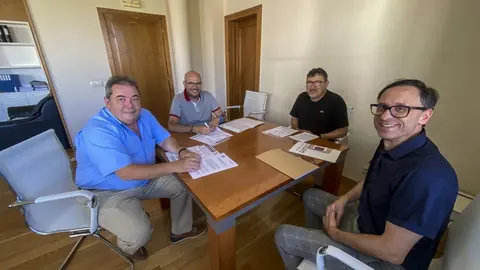 Gerardo Seoane, Anxo Ant&oacute;n Queiruga, Javier Cid e Carlos Montero, na asinatura do convenio entre o Concello de Ver&iacute;n e Cogami.