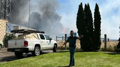 As lapas, afectando &aacute; zona de almacenamento da f&aacute;brica de Sousas.