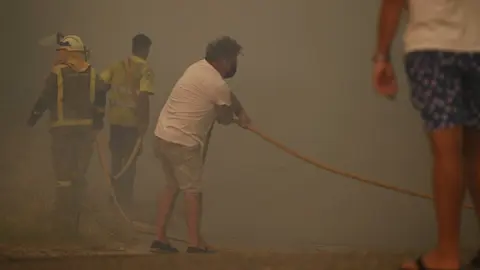 El fuego de Ver&iacute;n, declarado el 3 de agosto, puso en jaque a la villa. | FOTO: Noelia Caseiro.