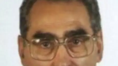 El sacerdote Jorge Sulleiro.