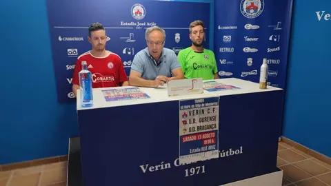 Hugo Dom&iacute;nguez, Juan Carlos Francisco e Jorge Salgado presentaron o primeiro torneo triangular Feira do Vi&ntilde;o de Monterrei.