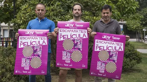 Xos&eacute; &Aacute;ngel Rodicio, Carlos Montero e Santos &Aacute;lvarez, na presentaci&oacute;n do concurso "escaparates de pel&iacute;cula".