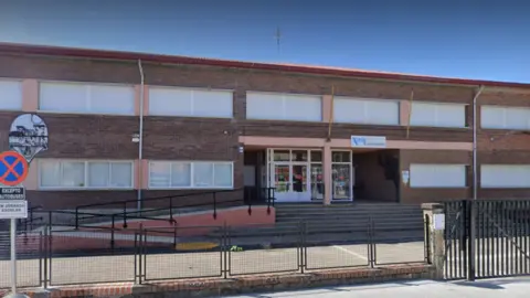 Exterior del IES Garc&iacute;a Barb&oacute;n de Ver&iacute;n.